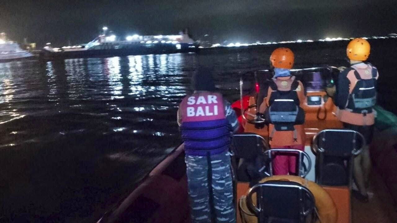 Shipwreck. At least four dead and 29 survivors in ferry accident near Bali