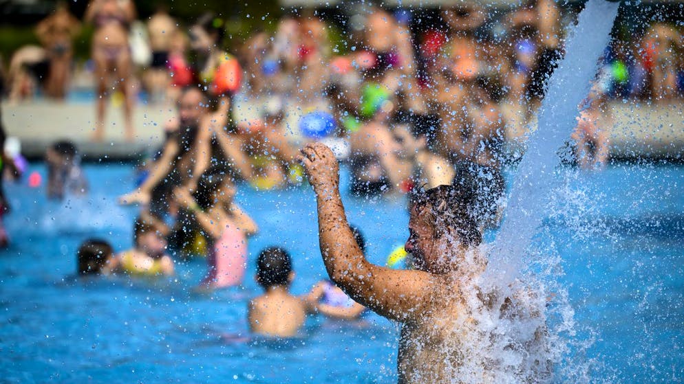 Actu et dicton du jour. À Porrentruy, les Français interdits de piscine!