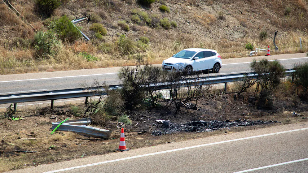 Lamborghini in fiamme. Lo scoppio di uno pneumatico all'origine della morte del 28enne calciatore Diogo Jota?