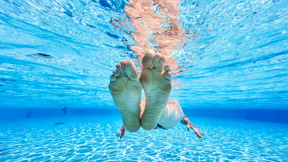 Too many out-of-towners. Ticino residents want to close the baths to tourists