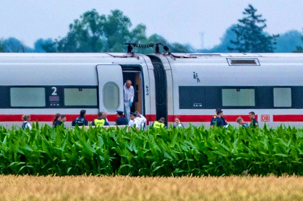 Police and forensics are investigating an ICE train in which a man attacked several passengers in Lower Bavaria on Thursday.