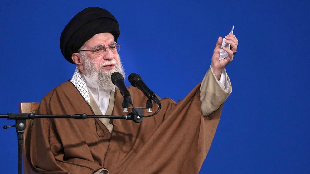 Alta tensione. L'Iran ferma le esecuzioni e apre i cieli, ma intanto arrivano nuove sanzioni dagli USA