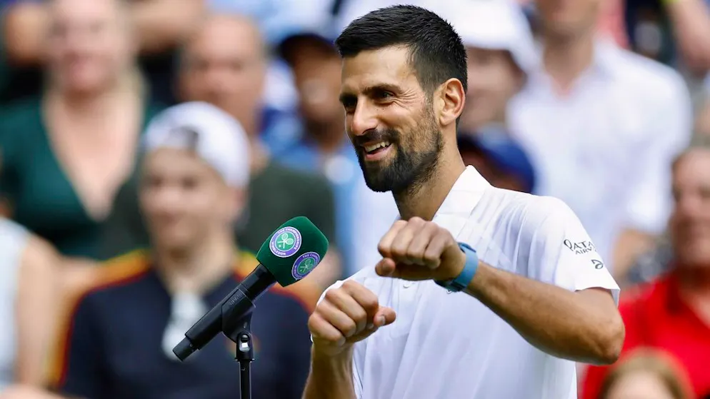 Novak Djokovic rêve de siroter des cocktails avec Roger Federer et Rafael Nadal sur une plage à sa retraite.