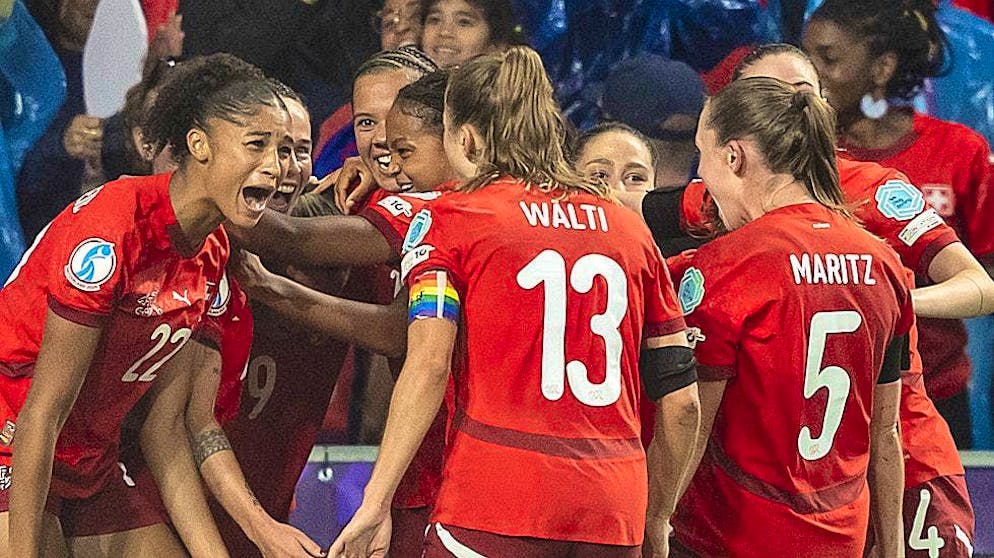 Sydney Schertenleib (left) and Co. celebrate the first goal against Iceland.