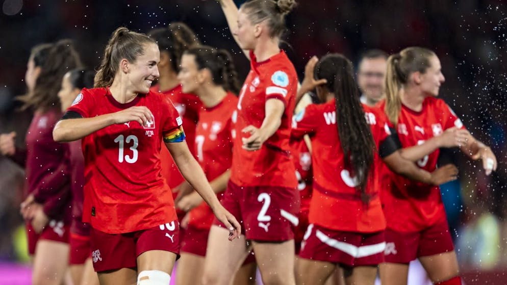 "Lieber weniger gut spielen und gewinnen als umgekehrt": Captain Lia Wälti über den Sieg gegen Island