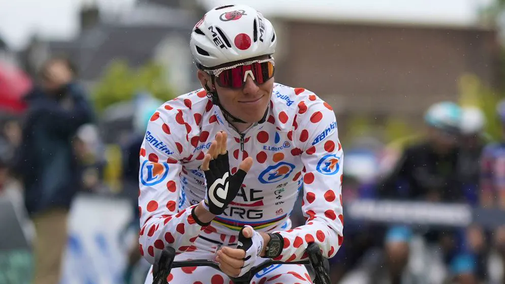 Un jour sur le Tour de France. Une grosse sieste, des fumigènes et un «Pogi» livreur de bidons