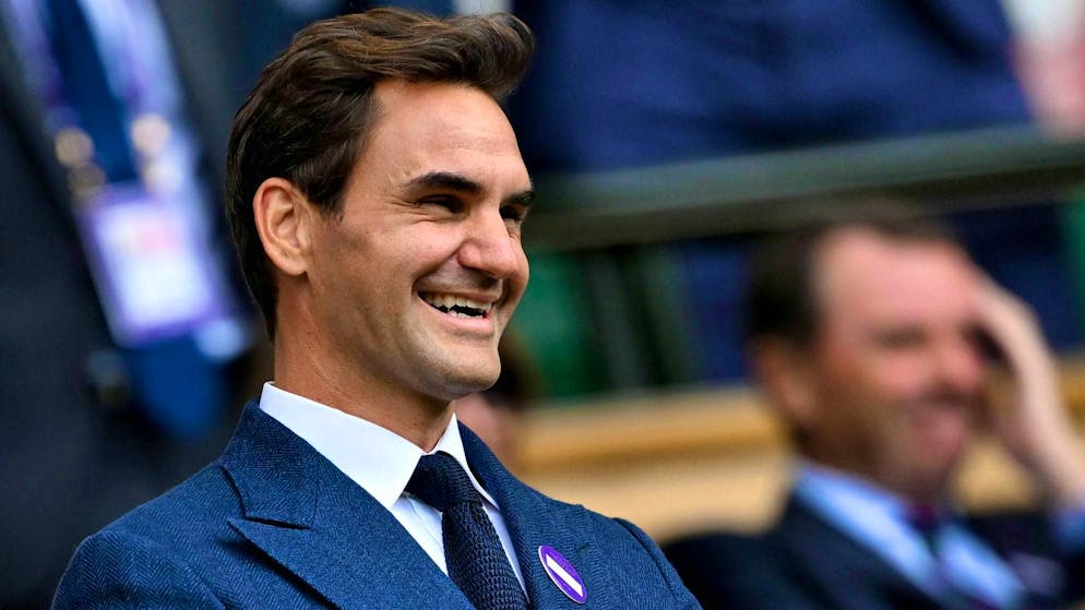 Roger Federer ha visitato il Royal Box sul Centre Court di Wimbledon lunedì.