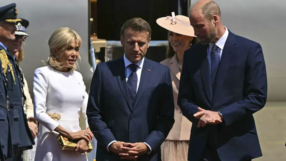 «Un moment important». Emmanuel Macron est arrivé au Royaume-Uni pour une visite d'Etat