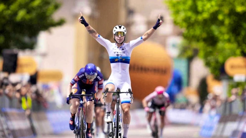 Lorena Wiebes wins the 3rd Giro stage in a sprint