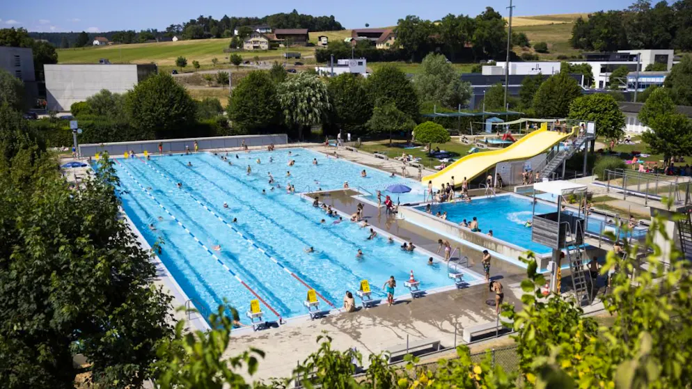 Interdite aux étrangers. Piscine de Porrentruy : le maire de la ville ne s'attendait pas à une telle polémique