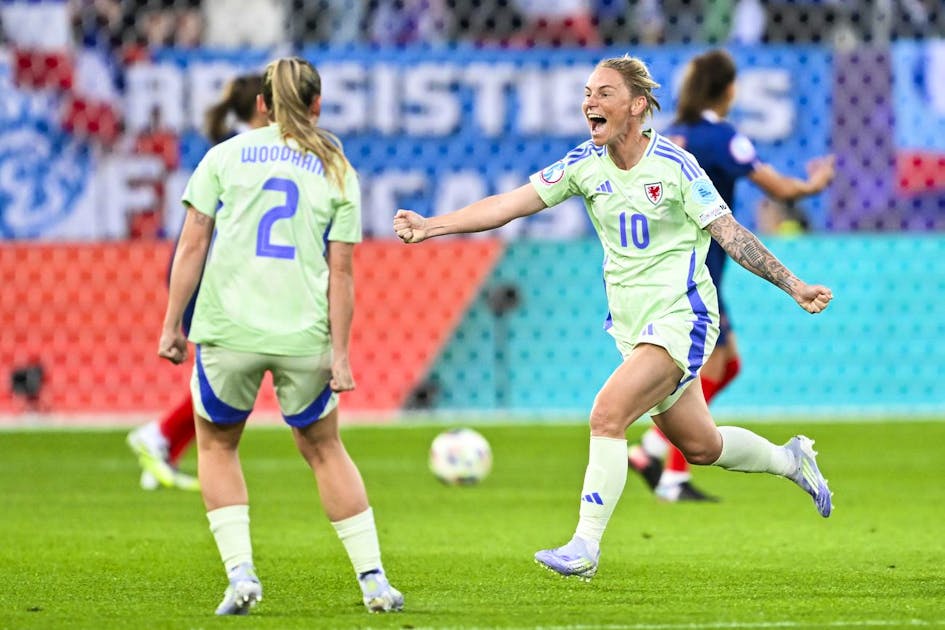 France lead at the break thanks to a penalty