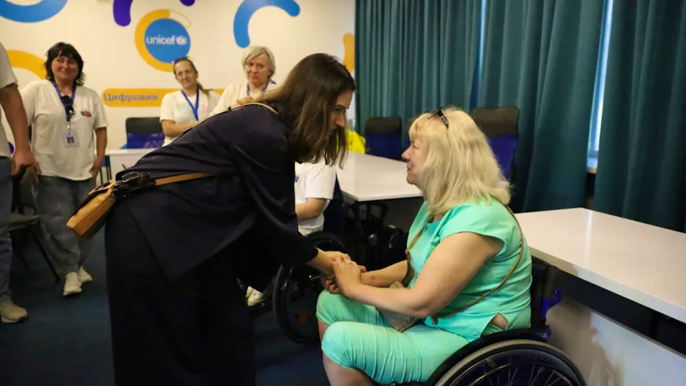 Maja Riniker a Kharkiv in visita a un progetto di sostegno alla popolazione civile sostenuto dalla Confederazione.