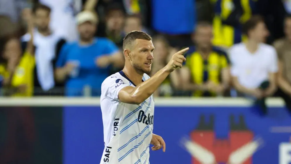 Serie A. Edin Dzeko joins Fiorentina