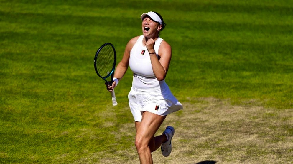 Amanda Anisimova celebrates reaching the Wimbledon final