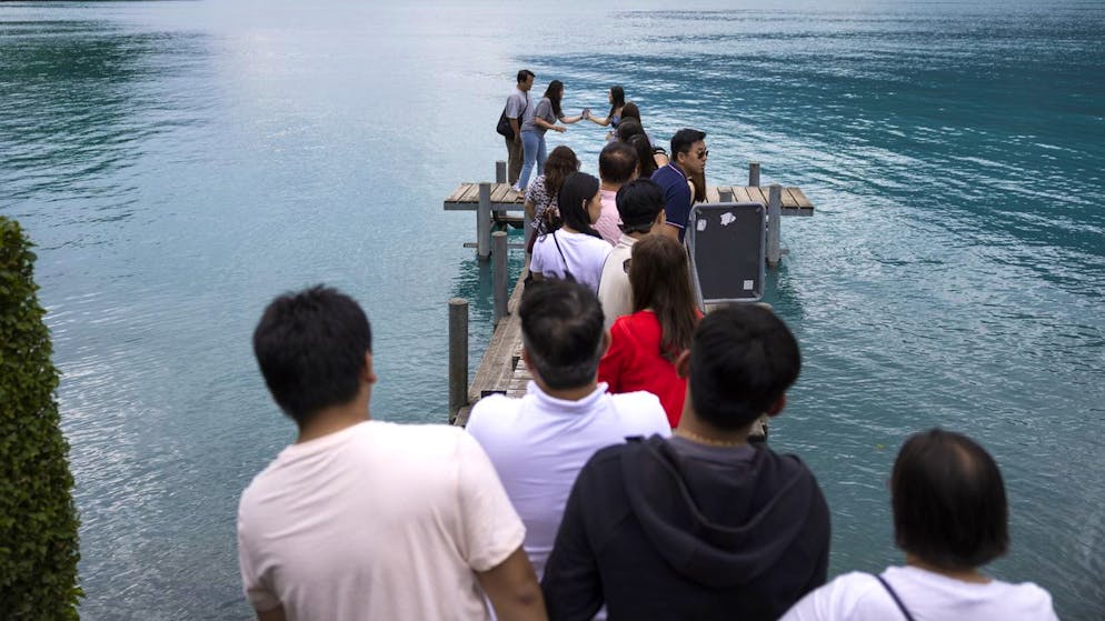 Fama da Netflix. Ecco perché un villaggio bernese è preso d'assalto da migliaia di turisti: «Vanno ovunque»