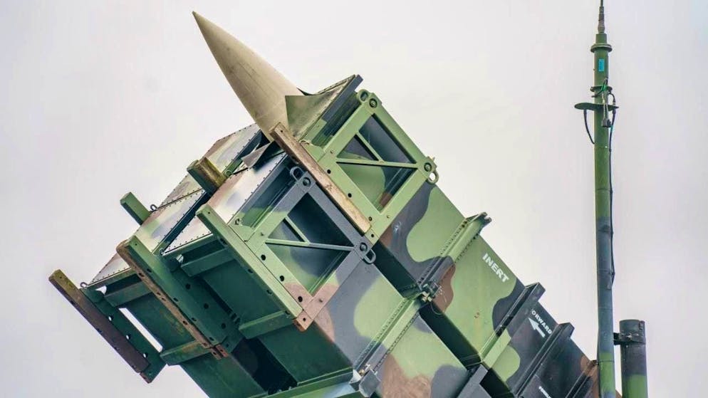 ARCHIVE - A combat-ready "Patriot" anti-aircraft missile system from the Bundeswehr's Air Defense Missile Wing 1 stands on the airfield of the military airport. Photo: Axel Heimken/dpa