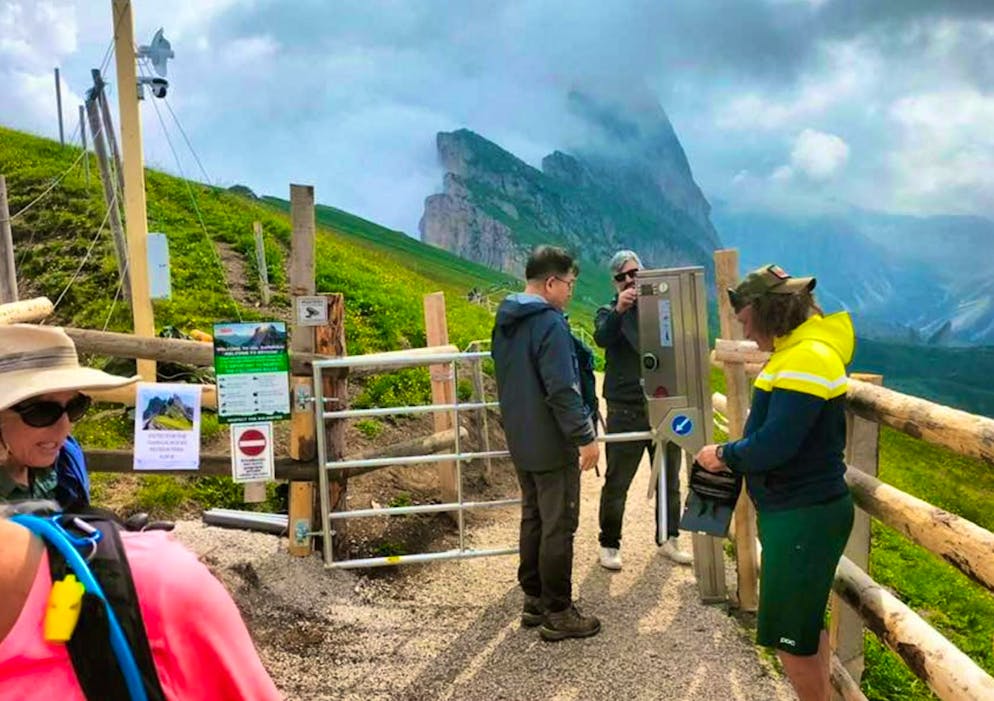 Sempre più turisti sulle Dolomiti.