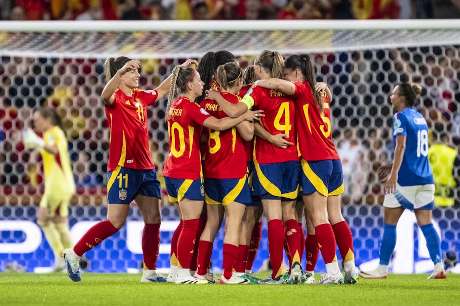 Spain beat Italy and face Switzerland in the quarter-finals