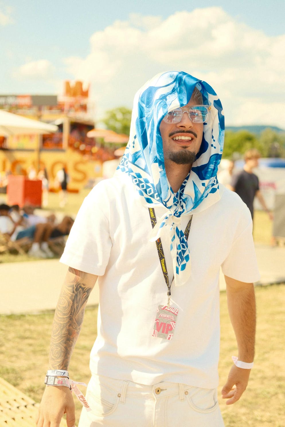 Mood OAF Freitag. Allerdings: Es ist heiss. Gut, wer für eine Kopfbedeckung vorgesorgt hat.