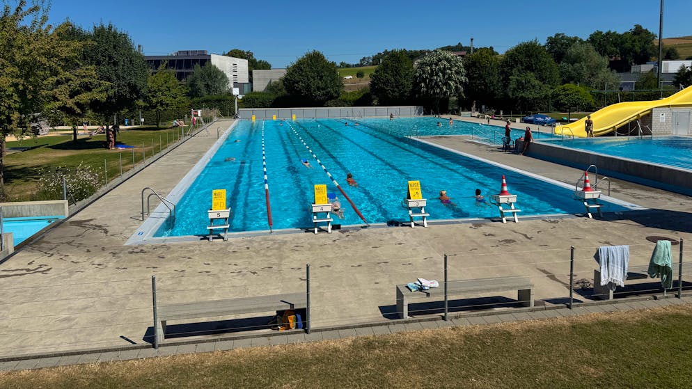 Reportage blue News. «Nous n’avons pas interdit les étrangers!» : Porrentruy se défend de faire le jeu de la droite