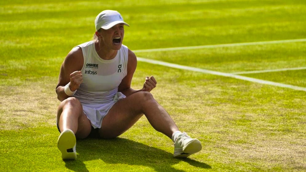 An almost perfect final: Iga Swiatek celebrates her first Wimbledon title