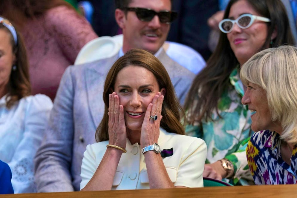 6:0, 6:0: Swiatek makes tennis history with Wimbledon title - Gallery. What's going on here? Even Princess Kate looked on in disbelief.