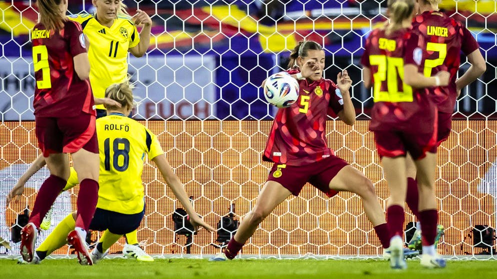 Früher Platzverweis gegen Wamser. Schweden weist Deutschland in die Schranken und holt sich den Gruppensieg