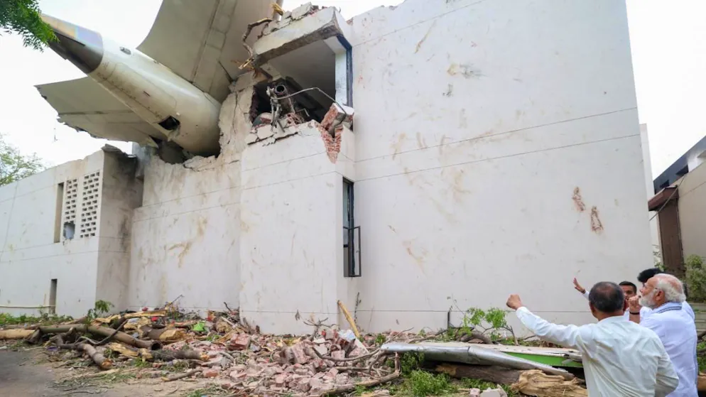 Emergono nuovi dettagli sul grave incidente aereo avvenuto in India.