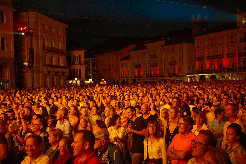 M&S Samu Haber. Or like this - in a different light.