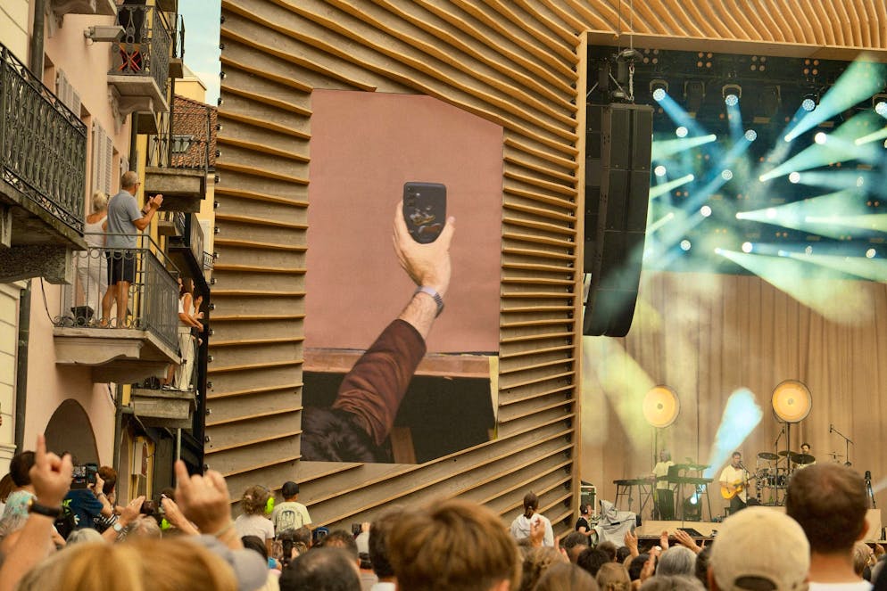 M&S Alvaro. After all, the Piazza Grande is so spectacular that even Alvaro Soler has to capture the scenery in a photograph.