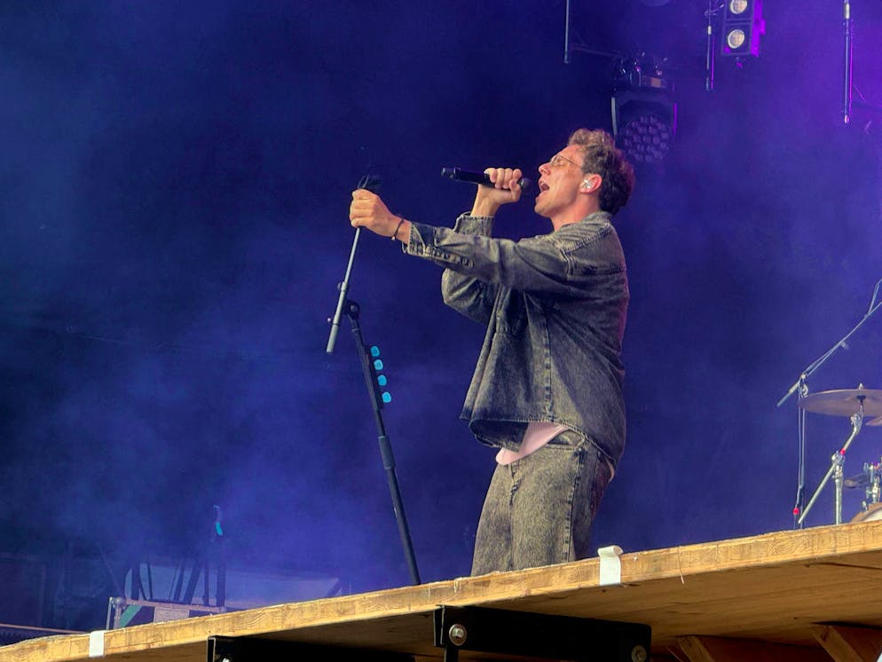 Kicks things off on Sunday evening: Kamrad.