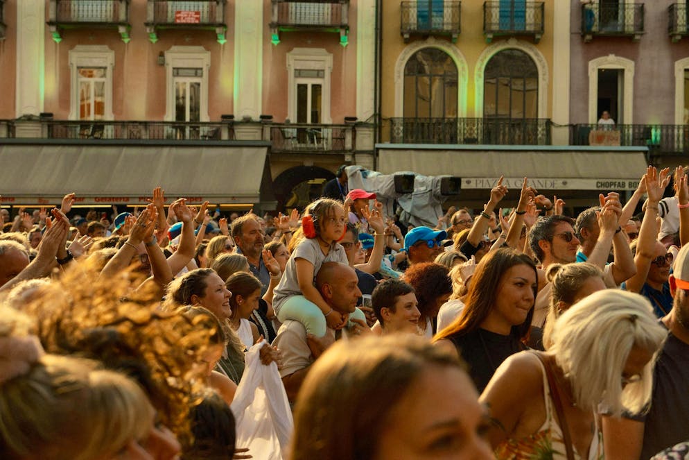 M&S concert venues. And if it gets too loud on the Piazza Grande, you can fortunately make use of ear protection.