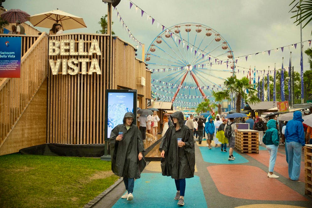 M&S Rain. Rainy weather does not rule out a "Bella Vista".