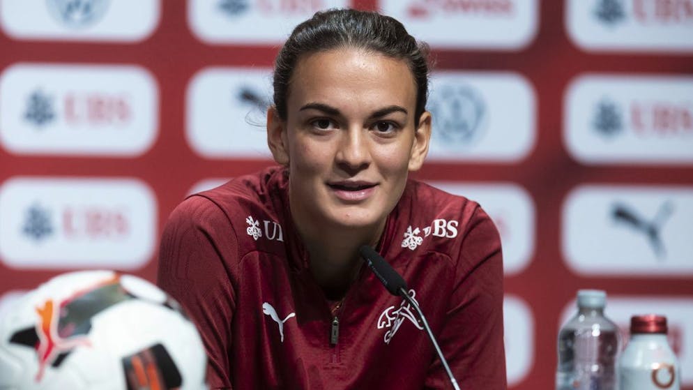 Riola Xhemaili liebt es, für die Schweizer Nati zu spielen.