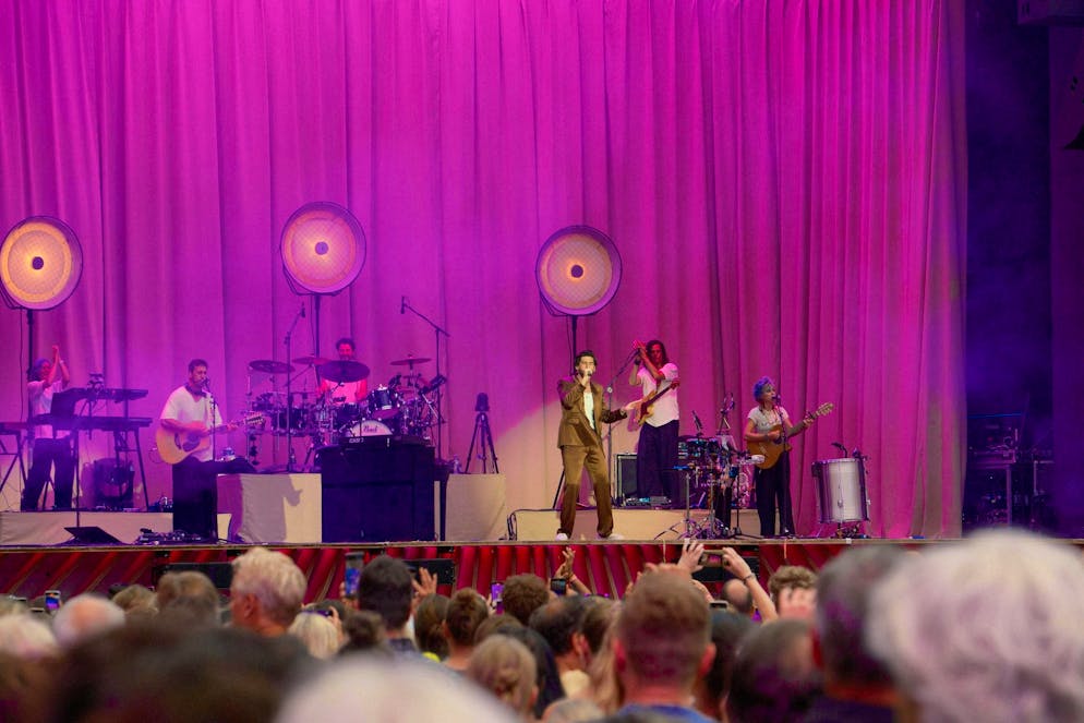 M&S title gallery. Proving his entertainment talent on the Piazza Grande: Alvaro Soler. 