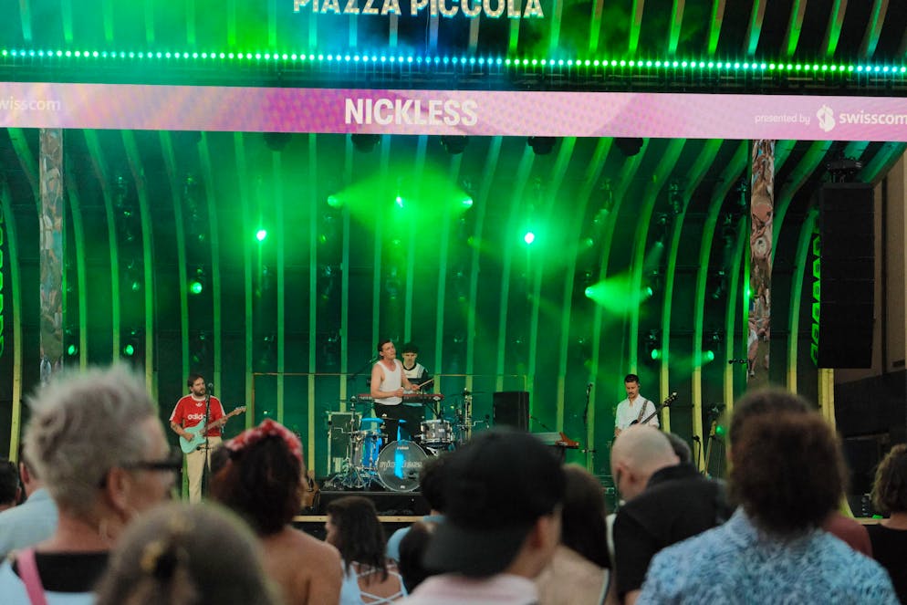 M&S Nickless. Für die Besucher*innen bedeutet dies: kostenlose Livemusik.