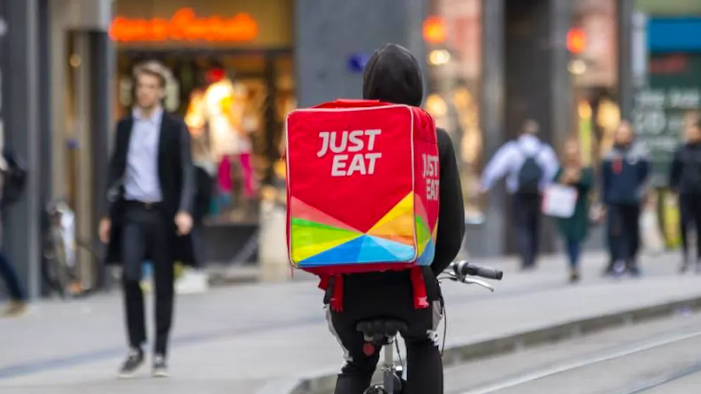 Nuova collaborazione. Just Eat Svizzera consegna cibo, ma da ora anche... sex toys e preservativi