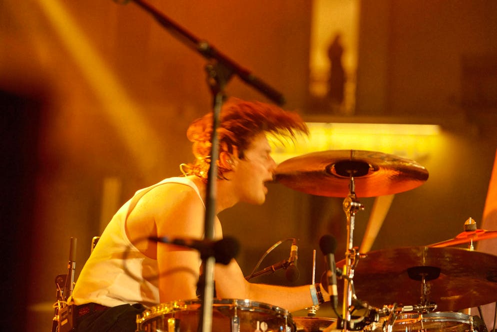 M&S title gallery. Nickless gives his performance his all.