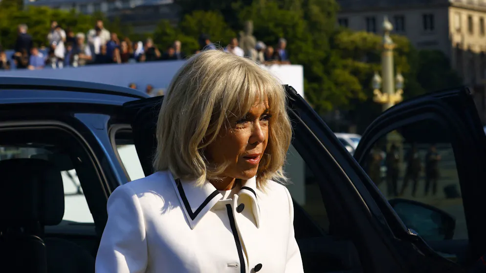 Rumeurs transphobes. Infox sur Brigitte Macron: la Première dame se pourvoit en cassation