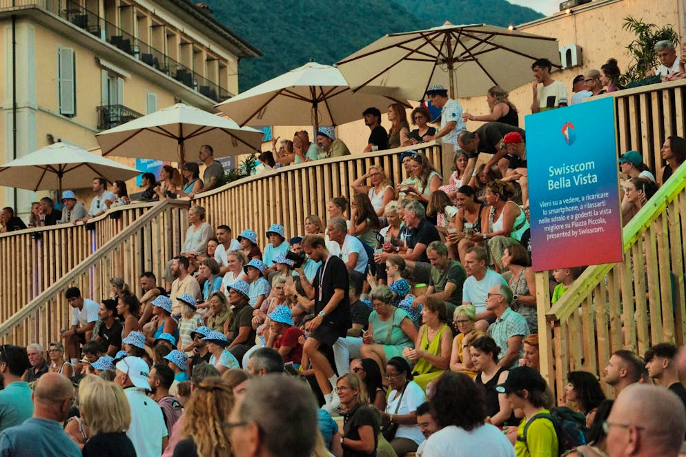 M&S Nickless. So it's no surprise that the audience turns up in large numbers.