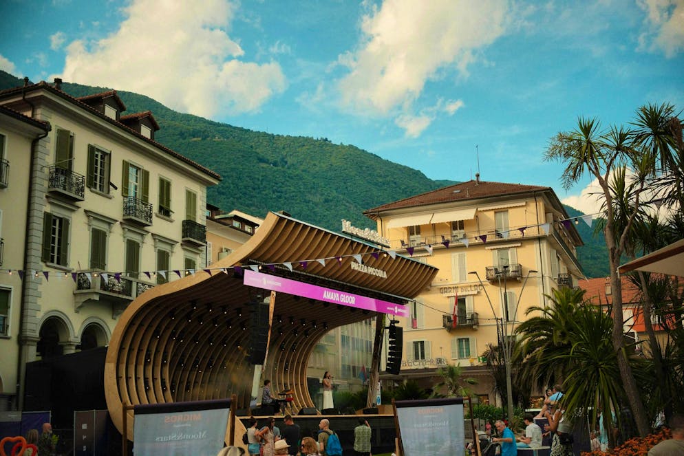 M&S Monday. Later on, Nickless will also be rocking the Piazza Piccola.