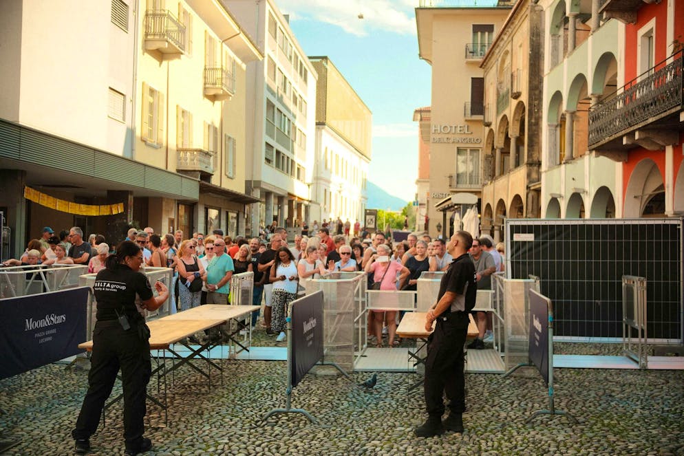 M&S Zucchero. ...and secure a good spot.