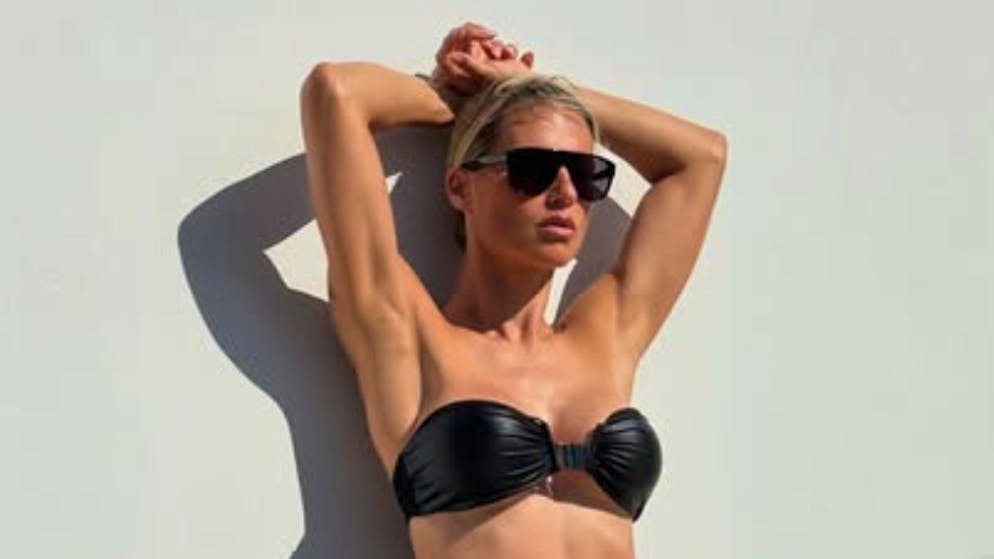 «Nei tuoi occhi la mia strada». Per Michelle Hunziker e Aurora Ramazzotti vacanze da sogno in Grecia con la famiglia