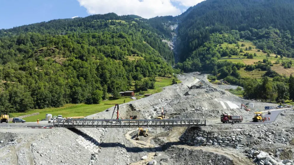 Le pont provisoire installé par l'armée (ici en images) a été mis en service le 2 juillet. Le pont fusible du Fregnoley est lui, à nouveau, opérationnel depuis quelques jours (archives).