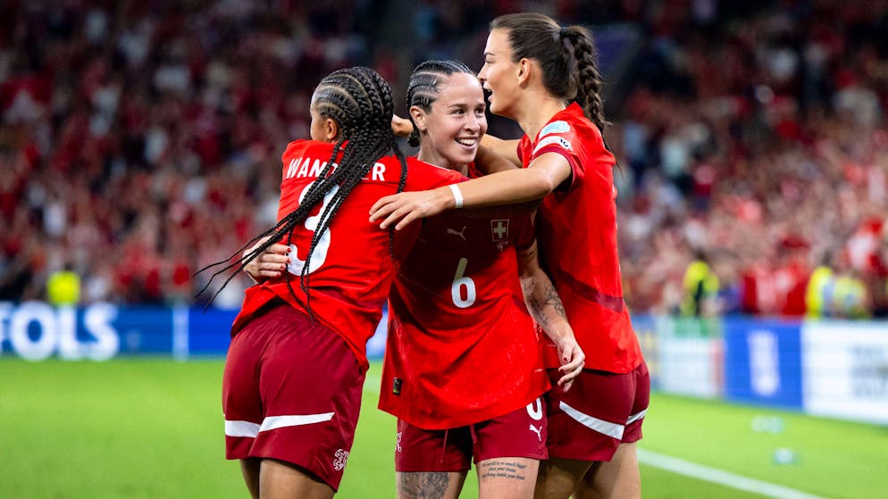 Géraldine Reuteler (au centre) a jusqu'ici disputé un Euro de grande qualité.