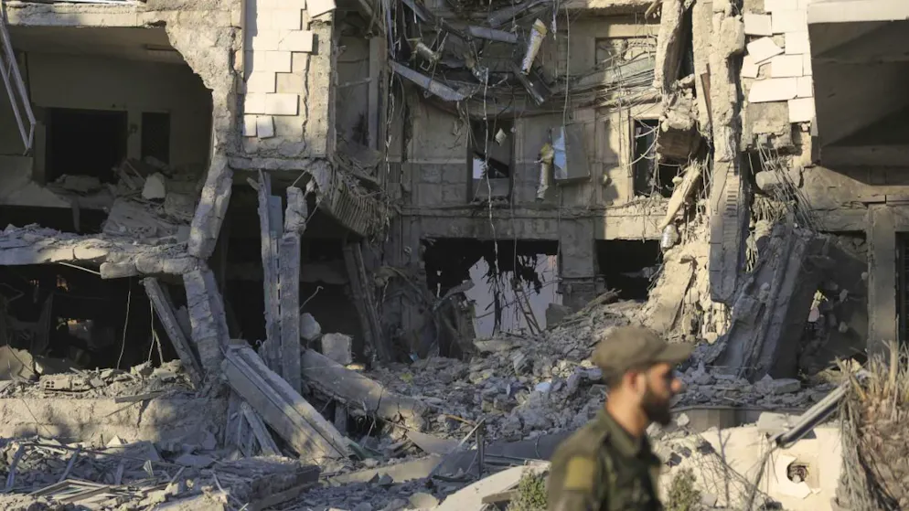 L'armée israélienne a mené de nouvelles frappes à Damas, visant l'entrée du QG de l'armée syrienne et une "cible militaire" dans la zone du palais présidentiel. Les autorités syriennes ont fait état de 3 mort et de 34 blessés.