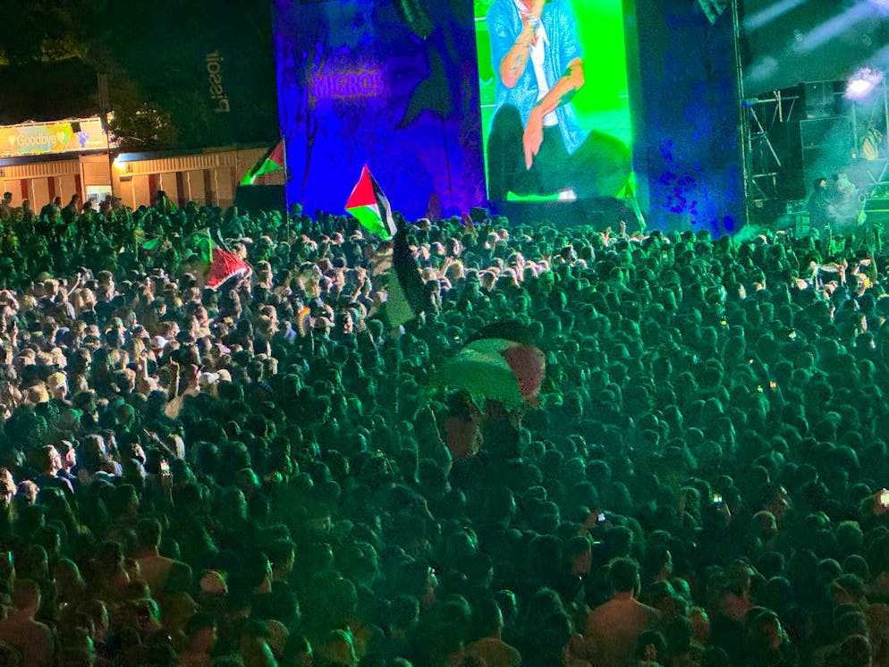 There are several Palestine flags during his concert.