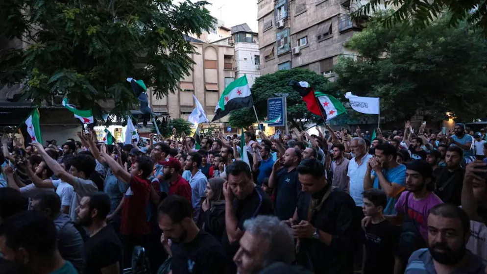 Una manifestazione oggi a Damasco contro i raid israeliani.