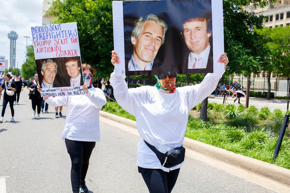 Demonstranten fordern in Dallas, Texas, die Veröffentlichung der Ermittlungsakten in der Affäre um den verstorbenen Sexualstraftäter Jeffrey Epstein.