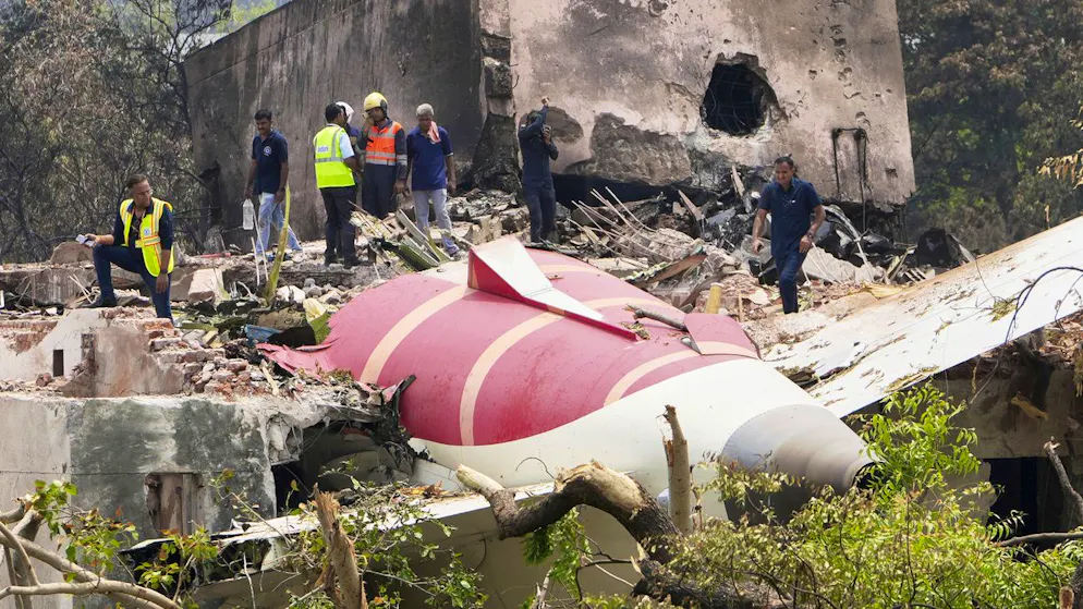 260 morti. Il comandante di Air India e il segreto dietro il crash aereo: fra errore umano e depressione